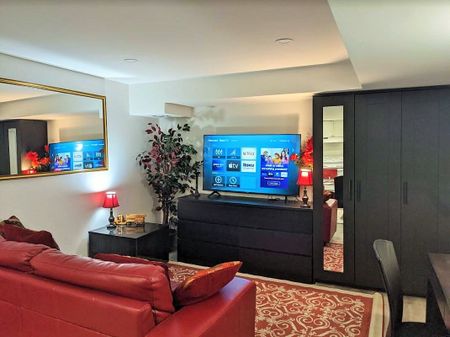 For Lease - 498 Hidden Trail, Toronto, Ontario - Photo 2