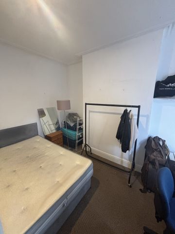 90 HUBERT ROAD - Photo 3