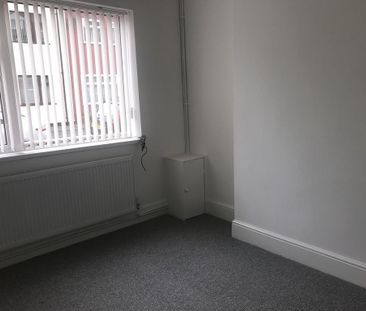 4 bedroom terraced house to rent - Photo 4