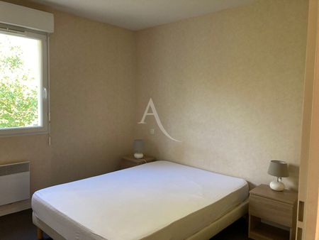 Location Appartement 3 pièces 54m² FONTENAY LE COMTE 85200 - Photo 5