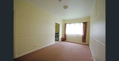 Make Your Holidays Merry in This Character-Filled Queenslander Apartment! - Photo 2