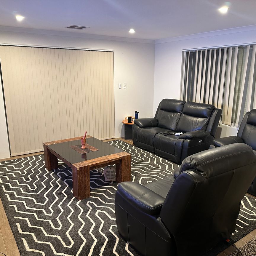 Ellenbrook - Photo 1