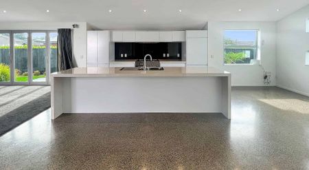 KAIAPOI - FOUR BEDROOM, TWO LIVING, TWO BATHROOM ARCHITECTURAL HOME, PET NEGOTIABLE - Photo 4