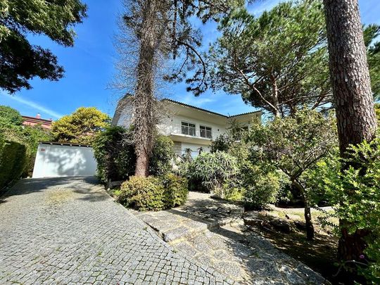 Moradia T5 remodelada para arrendamento sem móveis com piscina, jardim e vista mar, no Estoril - Photo 1