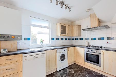 1 bedroom flat to rent - Photo 5