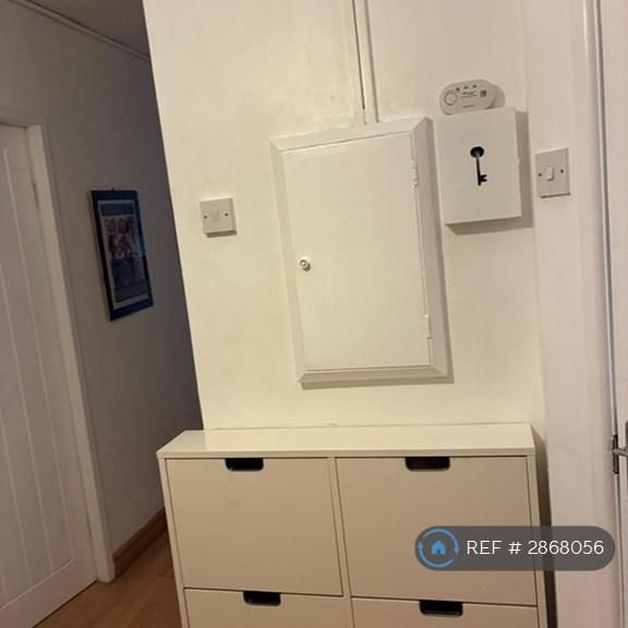 3 bedroom flat to rent - Photo 1