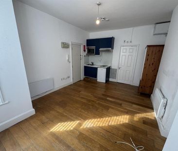 Studio to rent - Photo 6