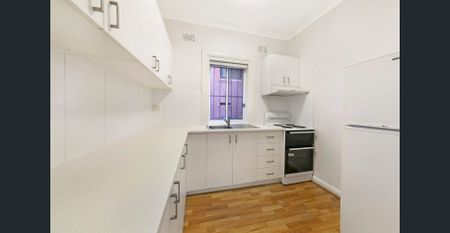 Charming Bondi Apartment - Photo 4