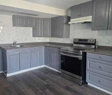 For Lease - 2113 Theoden Court, Pickering, Ontario - Photo 3