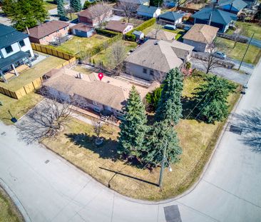 For Lease - 577 Trudale Court, Oakville, Ontario - Photo 4