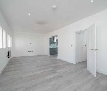 High Street - Photo 3