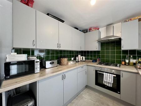 6 bedroom terraced house to rent - Photo 4