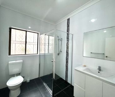 TOP FLOOR DUPLEX WITH LARGE BACKYARD - Photo 5