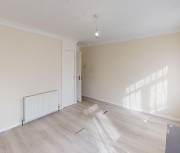 4 bedroom terraced house to rent - Photo 4