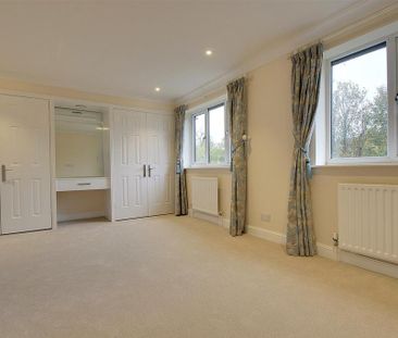3 bedroom terraced house to rent - Photo 2
