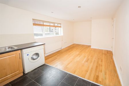 1, 2a Belgravia Avenue, Belfast, BT9 7BJ - Photo 2