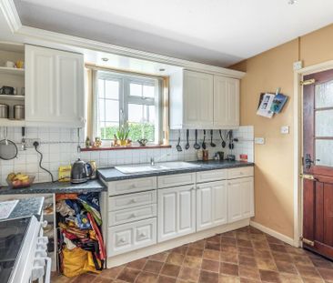 2 bedroom semi-detached house to rent - Photo 5