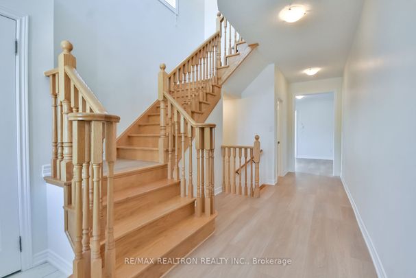 For Lease - 31 Gold Park Gate, Essa, Ontario - Photo 1