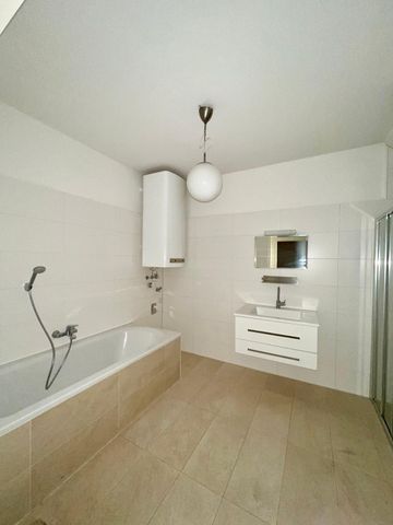 3-Zimmer-Erstbezug nach Sanierung in der Herrengasse – Provisionsfrei! - Photo 3