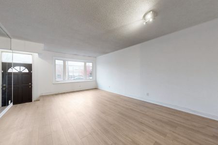 For Lease - 21 Glass Drive, Aurora, Ontario - Photo 5