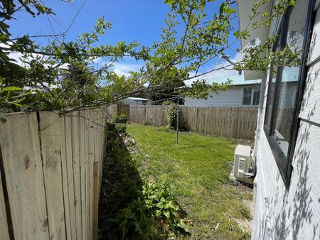 35B Tarata Crescent, Mangere Bridge, Auckland - Photo 3
