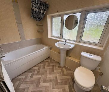 3 bedroom terraced house to rent - Photo 2