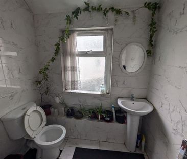 Splott Road, Cardiff - Photo 2