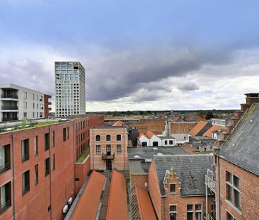 Ruim dakappartement met terras en parking op de Grote Markt - Photo 6