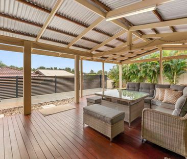 SPACIOUS THREE BEDROOM PLUS STUDY HOME - GREAT LOCATION - Photo 5