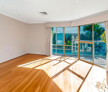 1A Keaney Place, City Beach. - Photo 5