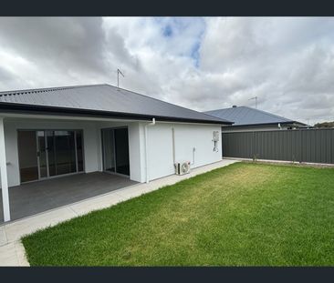 23 Knight Court, Munno Para Downs, SA 5115 - Photo 2