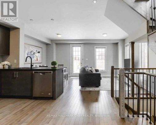 162 WALKER BOULEVARD - Photo 1