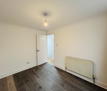 3 bedroom flat to rent - Photo 3