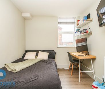 3 bed Apartment for Rent - Photo 2