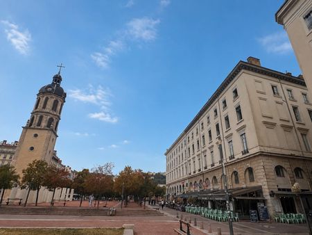 Location Appartement 4 pièces 83m² LYON 2ème - Photo 4