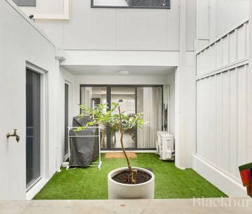 “Convenient, Coastal & Comfortable in Clarkson” - Photo 5