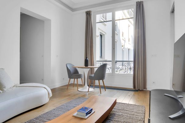 Rue Robert Estienne - Photo 1