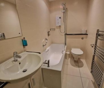 2 bedroom flat to rent - Photo 3