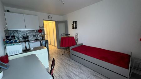 Location Appartement 1 pièce 17m² CLERMONT FERRAND 63000 - Photo 2