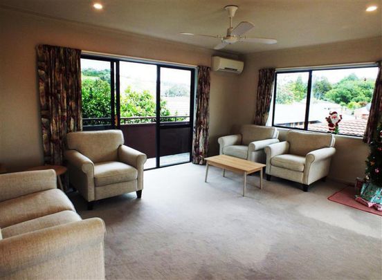 Orewa Beach Property $730 - Photo 1