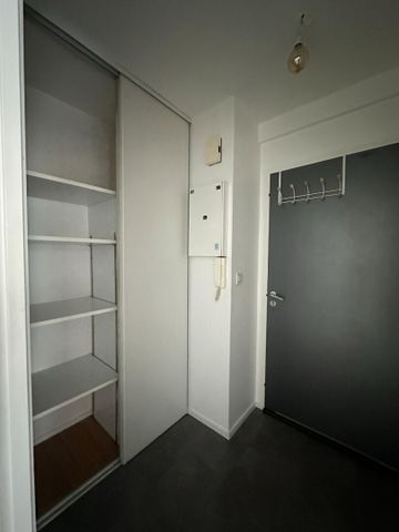 Location Appartement 2 pièces 43m² - Photo 5