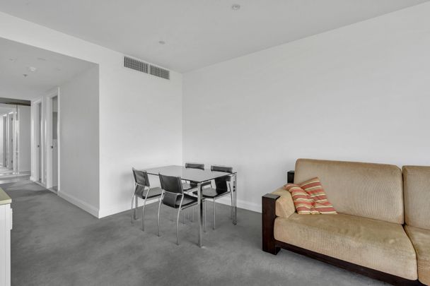 Fully Furnished Live the life of luxury! - Photo 1