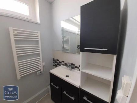 Appartement à louer 5 pièces 82.46m² - Photo 2