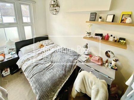 ., Denzil Road, Guildford - Photo 2