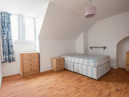 3 bedroom apartment to rent - Photo 4