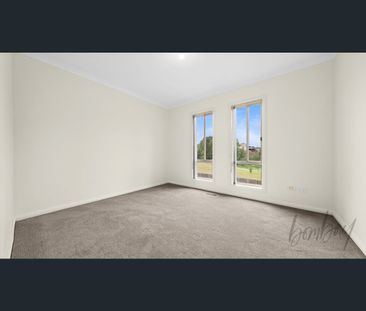 5/16 Belsay Place, Craigieburn, Vic 3064 - Photo 2