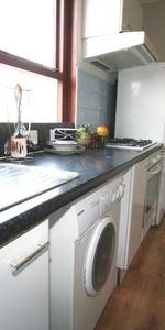 Flat 1, 329 KIRKSTALL ROAD Leeds - LS4 2HD - Photo 3