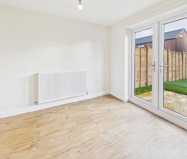 Laurie Close, Yate, Bristol - Photo 1