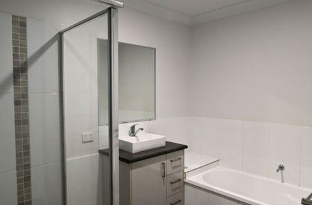 MODERN, LOW-MAINTENANCE LIVING IN SOUGHT-AFTER KALKIE - Photo 3
