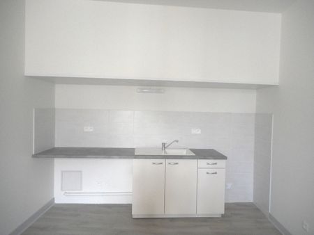 Location Appartement 4 pièces 69m² AGEN 47000 - Photo 2